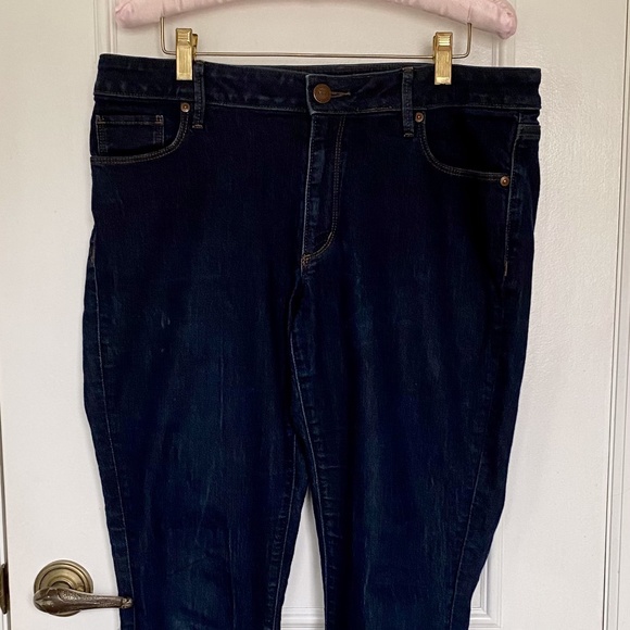 Ann Taylor Loft Dark Denim Curvy Skinny Jeans - Picture 2 of 8